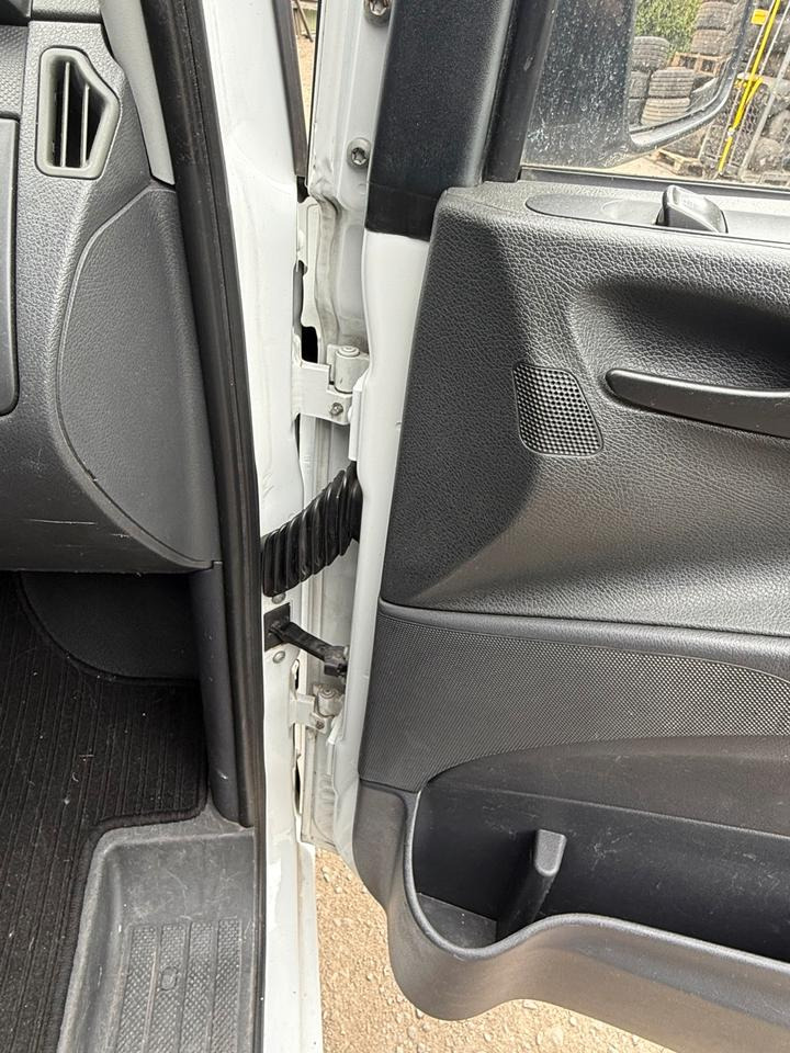 Mercedes VITO Beifahrertür Rechts komplett BJ 2012 - Cửa và phụ tùng cho Xe tải nhỏ: hình 3 Mercedes VITO Beifahrertür Rechts komplett BJ 2012 - Cửa và phụ tùng cho Xe tải nhỏ: hình 3