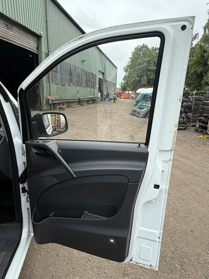 Mercedes VITO Beifahrertür Rechts komplett BJ 2012 - Cửa và phụ tùng cho Xe tải nhỏ: hình 2 Mercedes VITO Beifahrertür Rechts komplett BJ 2012 - Cửa và phụ tùng cho Xe tải nhỏ: hình 2