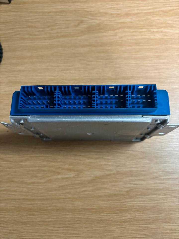 RENAULT KNBORR-BREMSE EBS Steuergerät 0486106057/5010457739 - ECU cho Xe tải: hình 3 RENAULT KNBORR-BREMSE EBS Steuergerät 0486106057/5010457739 - ECU cho Xe tải: hình 3