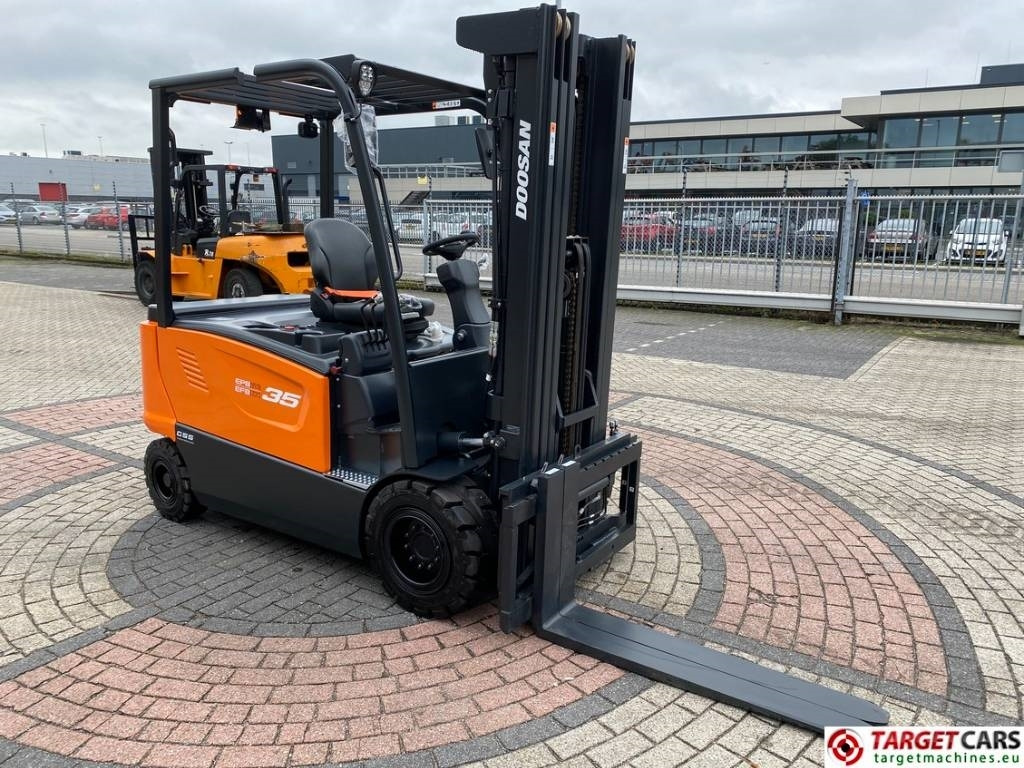 Doosan B35X-7 Plus Electric Forklift 3.5T Triplex-482cm - Xe nâng điện: hình 3 Doosan B35X-7 Plus Electric Forklift 3.5T Triplex-482cm - Xe nâng điện: hình 3