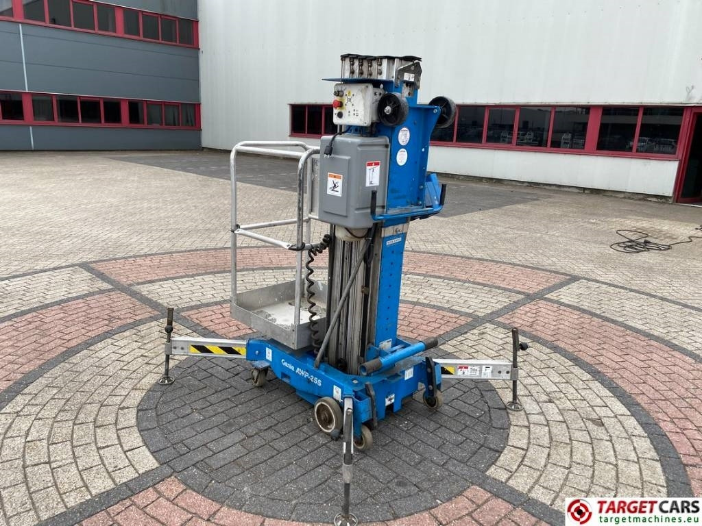 Genie AWP-25S Electric AC Vertical Mast Work Lift 950cm - Máy nâng người thẳng đứng: hình 4 Genie AWP-25S Electric AC Vertical Mast Work Lift 950cm - Máy nâng người thẳng đứng: hình 4