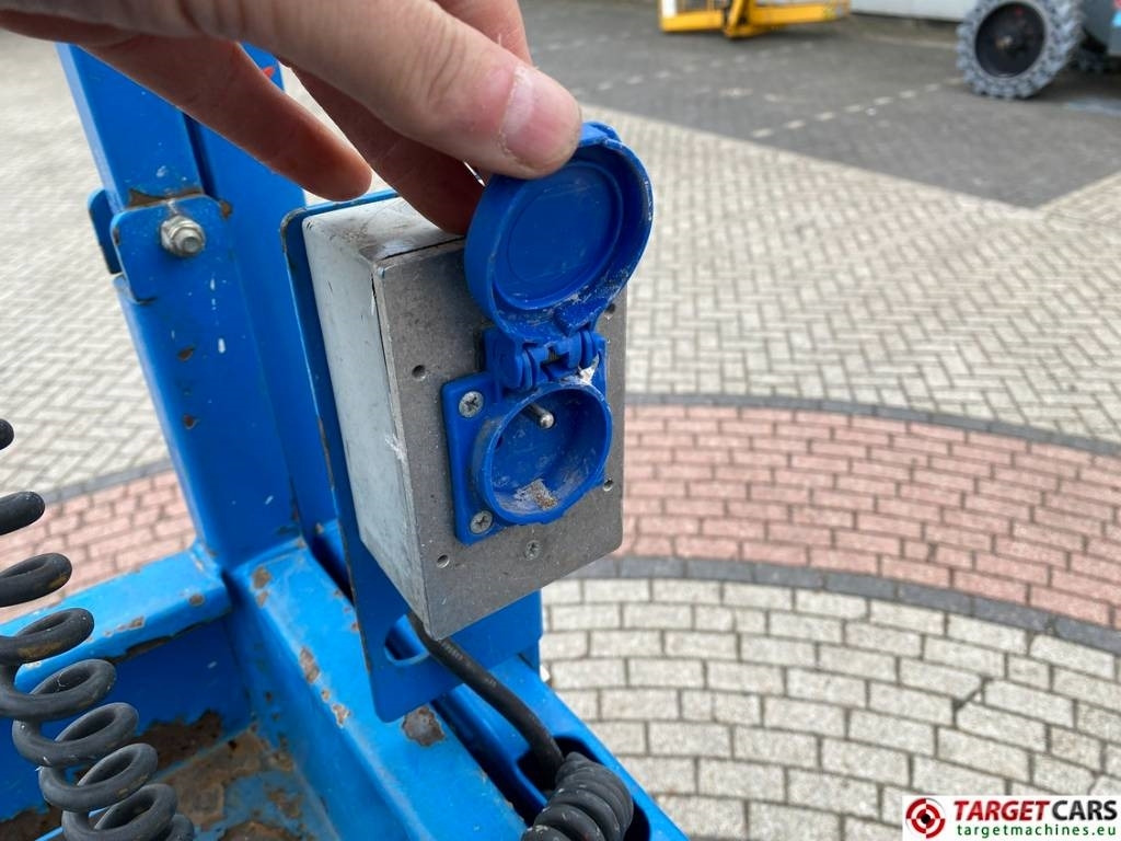 Cho thuê Genie GS-4047 Electric Scissor Work Lift 1389cm  Genie GS-4047 Electric Scissor Work Lift 1389cm: hình 24