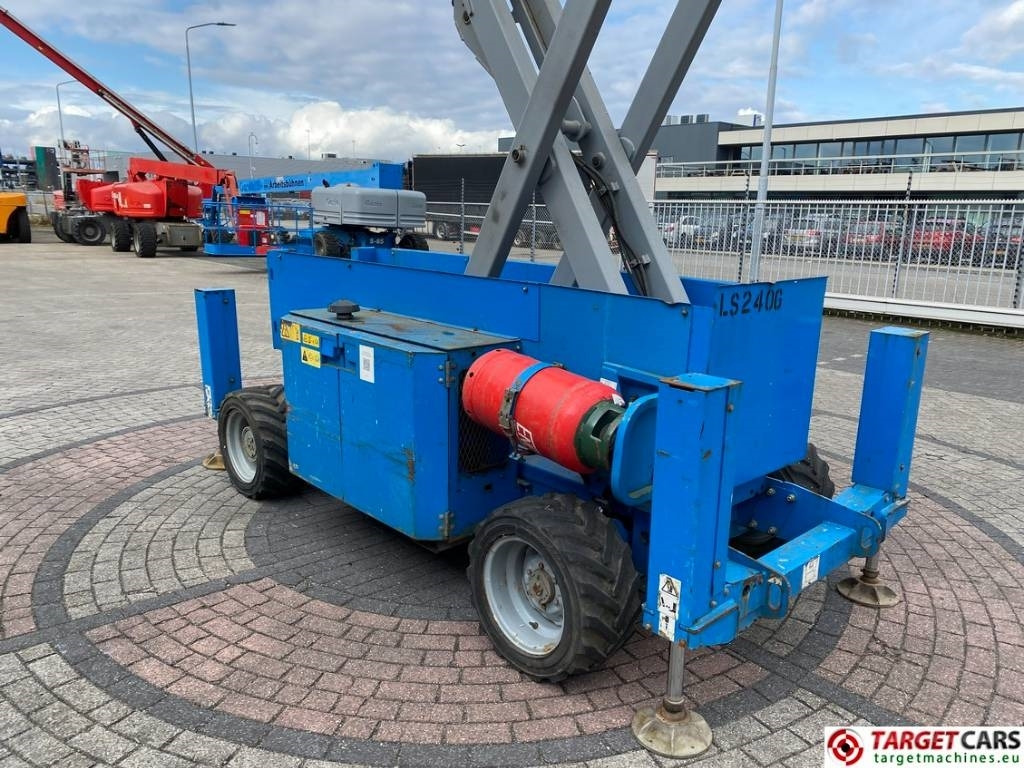 Máy nâng người hình kéo Genie GS-4069 RT LPG 4x4 Scissor Work Lift 1412cm: hình 17 Máy nâng người hình kéo Genie GS-4069 RT LPG 4x4 Scissor Work Lift 1412cm: hình 17