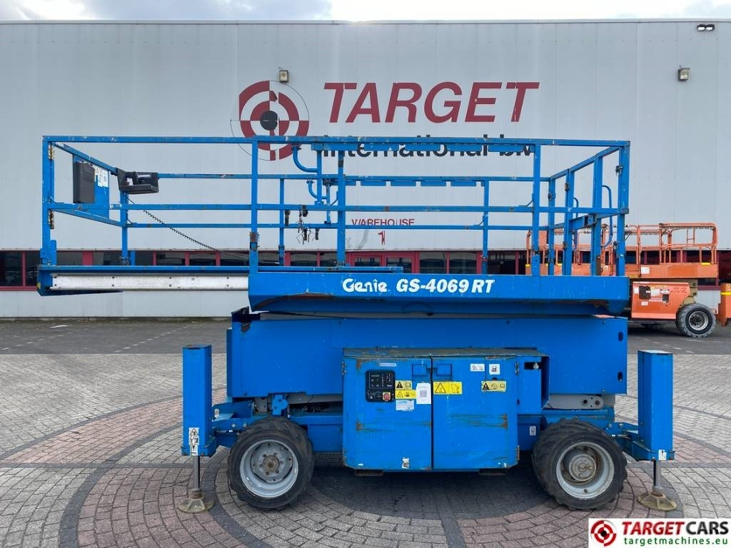 Máy nâng người hình kéo Genie GS-4069 RT LPG 4x4 Scissor Work Lift 1412cm: hình 29 Máy nâng người hình kéo Genie GS-4069 RT LPG 4x4 Scissor Work Lift 1412cm: hình 29