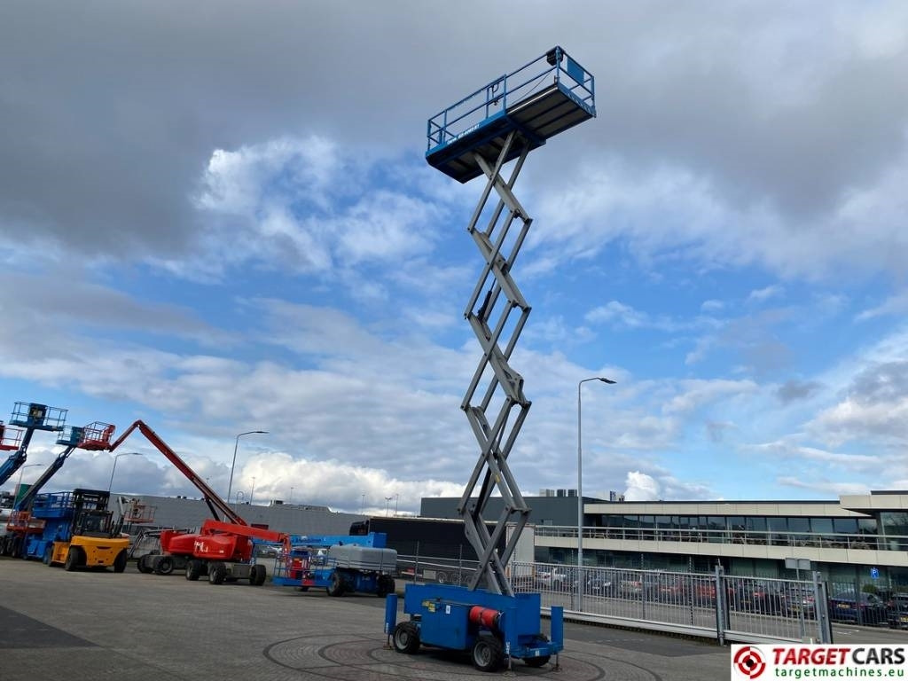 Máy nâng người hình kéo Genie GS-4069 RT LPG 4x4 Scissor Work Lift 1412cm: hình 7 Máy nâng người hình kéo Genie GS-4069 RT LPG 4x4 Scissor Work Lift 1412cm: hình 7