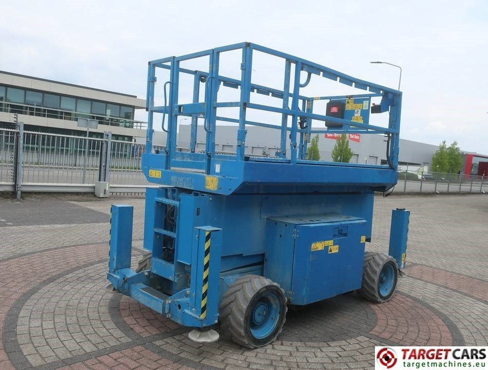 Genie GS-4069DC Electric 4069 Scissor Work Lift 1412cm - Máy nâng người hình kéo: hình 3 Genie GS-4069DC Electric 4069 Scissor Work Lift 1412cm - Máy nâng người hình kéo: hình 3