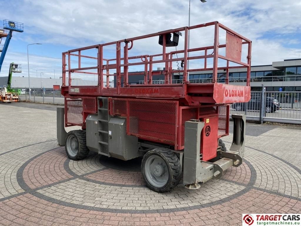 Genie GS-4390RT Diesel 4x4 Scissor Work Lift 1511cm - Máy nâng người hình kéo: hình 2 Genie GS-4390RT Diesel 4x4 Scissor Work Lift 1511cm - Máy nâng người hình kéo: hình 2