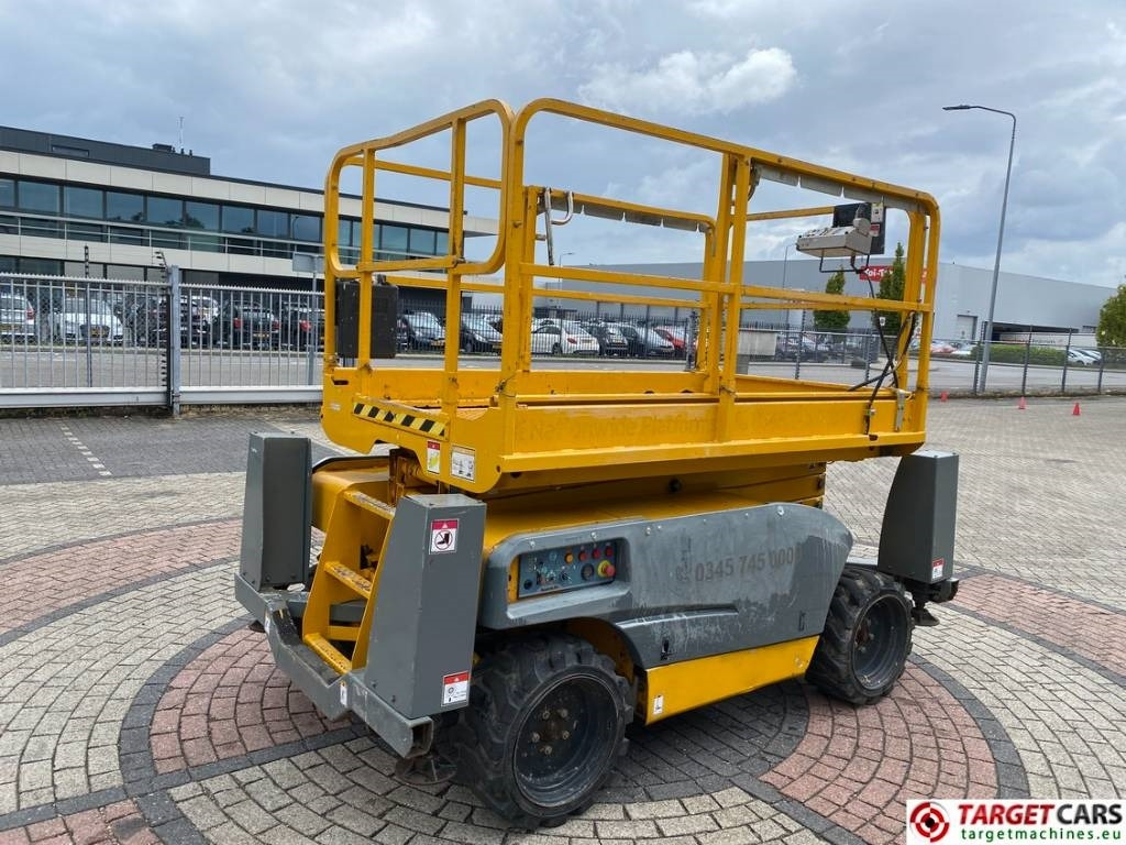 Haulotte Compact 10DX Diesel 4x4 Scissor Work Lift 1015cm - Máy nâng người hình kéo: hình 3 Haulotte Compact 10DX Diesel 4x4 Scissor Work Lift 1015cm - Máy nâng người hình kéo: hình 3