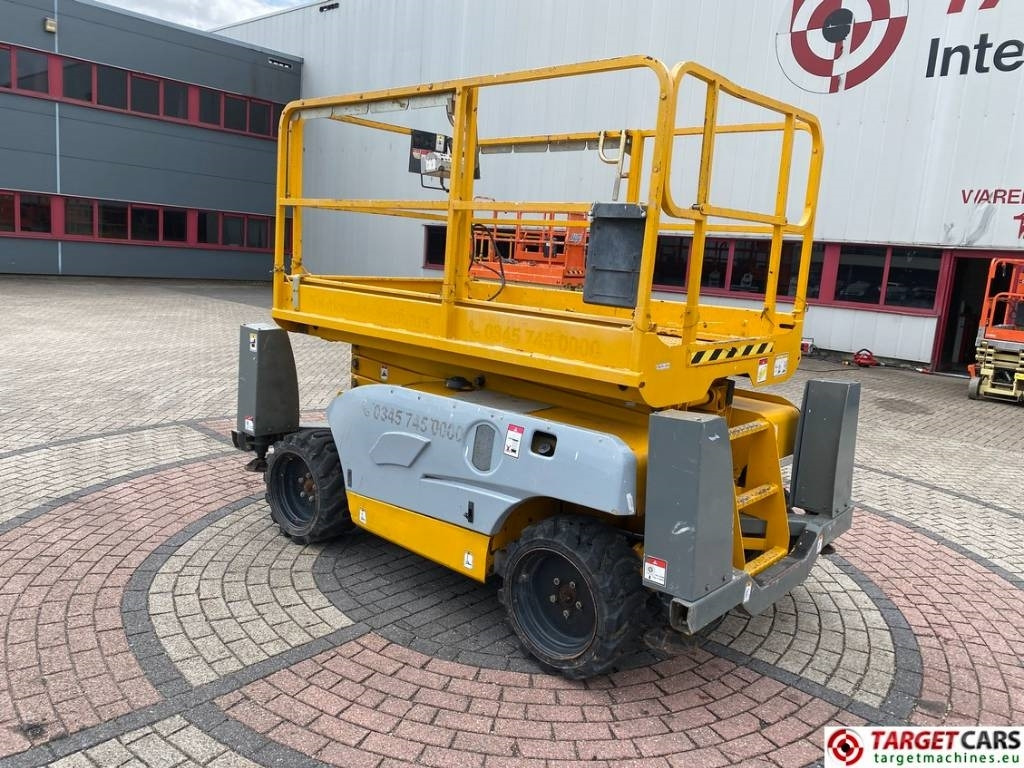 Haulotte Compact 10DX Diesel 4x4 Scissor Work Lift 1015cm - Máy nâng người hình kéo: hình 4 Haulotte Compact 10DX Diesel 4x4 Scissor Work Lift 1015cm - Máy nâng người hình kéo: hình 4