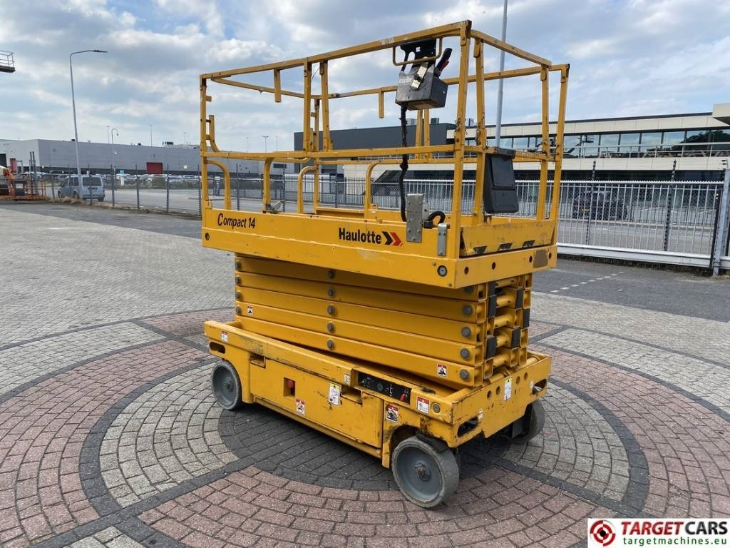 Haulotte Compact 14 Electric Scissor Work Lift 1385cm - Máy nâng người hình kéo: hình 2 Haulotte Compact 14 Electric Scissor Work Lift 1385cm - Máy nâng người hình kéo: hình 2