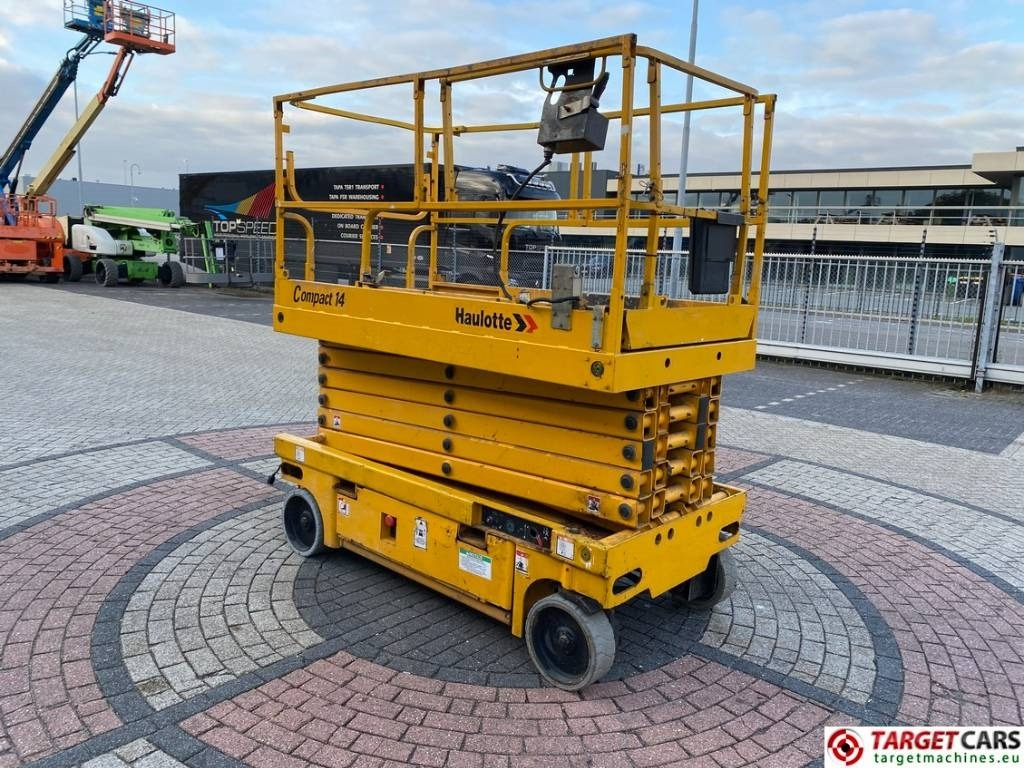 Haulotte Compact 14 Electric Scissor Work Lift 1385cm - Máy nâng người hình kéo: hình 2 Haulotte Compact 14 Electric Scissor Work Lift 1385cm - Máy nâng người hình kéo: hình 2