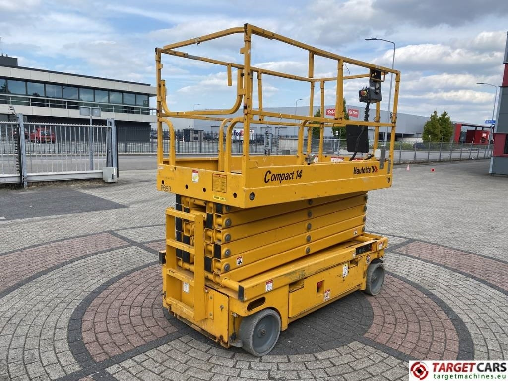 Haulotte Compact 14 Electric Scissor Work Lift 1385cm - Máy nâng người hình kéo: hình 3 Haulotte Compact 14 Electric Scissor Work Lift 1385cm - Máy nâng người hình kéo: hình 3