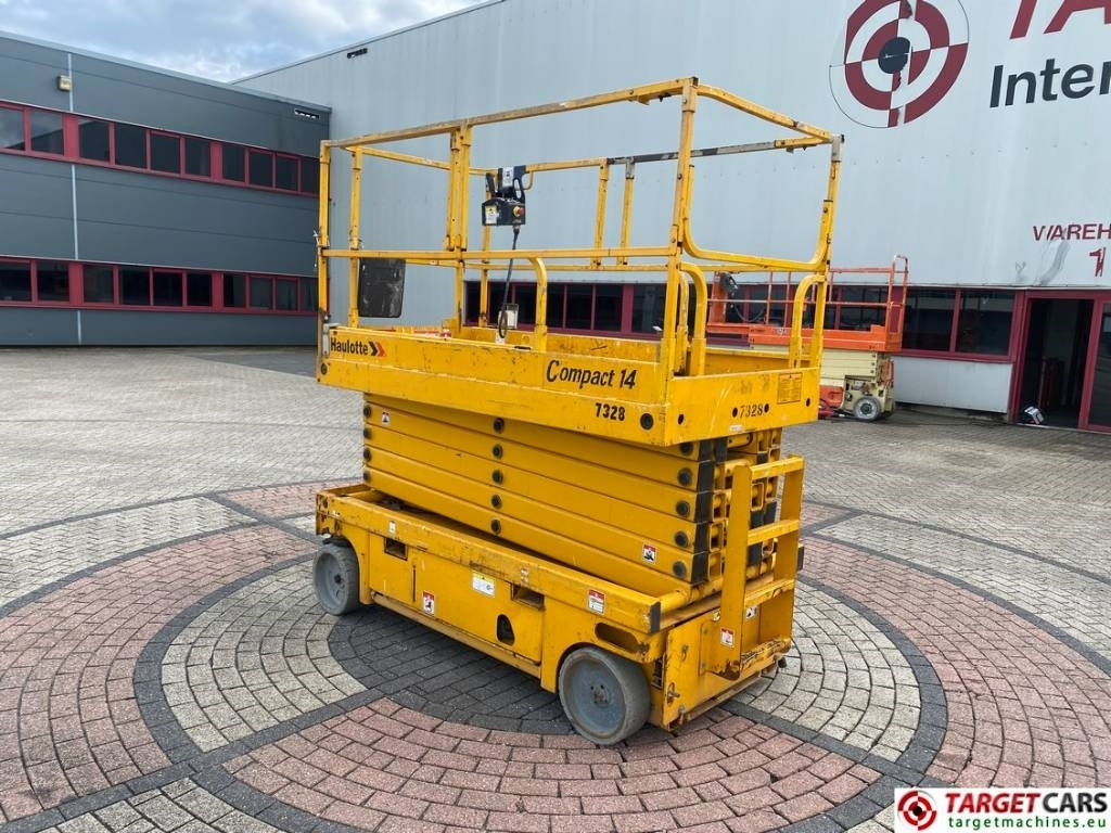 Haulotte Compact 14 Electric Scissor Work Lift 1385cm  - Máy nâng người hình kéo: hình 4 Haulotte Compact 14 Electric Scissor Work Lift 1385cm  - Máy nâng người hình kéo: hình 4