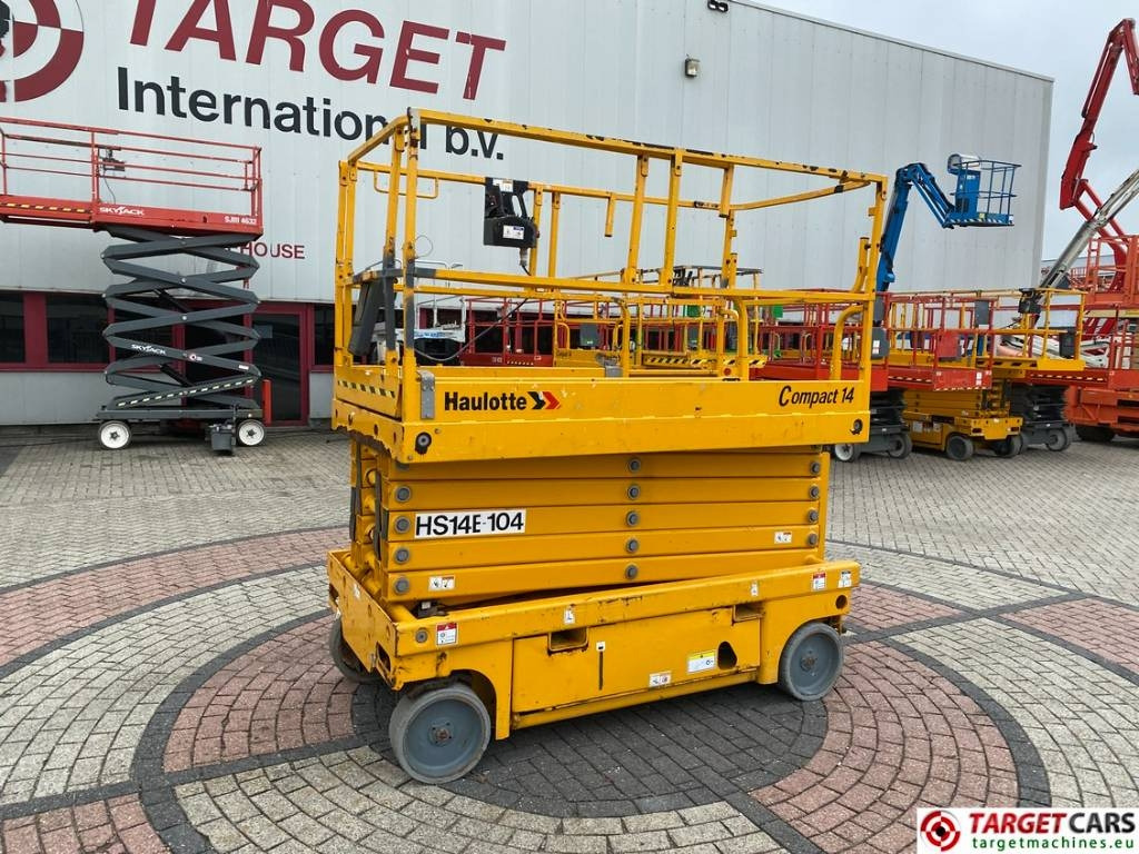 Haulotte Compact 14 Electric Scissor Work lift 1385cm - Máy nâng người hình kéo: hình 1 Haulotte Compact 14 Electric Scissor Work lift 1385cm - Máy nâng người hình kéo: hình 1
