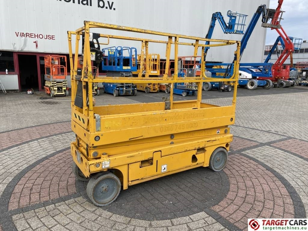 Haulotte Compact 8 Electric Scissor Work Lift 818cm - Máy nâng người hình kéo: hình 1 Haulotte Compact 8 Electric Scissor Work Lift 818cm - Máy nâng người hình kéo: hình 1