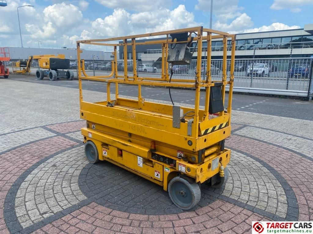 Haulotte Compact 8 Electric Scissor Work Lift 818cm - Máy nâng người hình kéo: hình 2 Haulotte Compact 8 Electric Scissor Work Lift 818cm - Máy nâng người hình kéo: hình 2