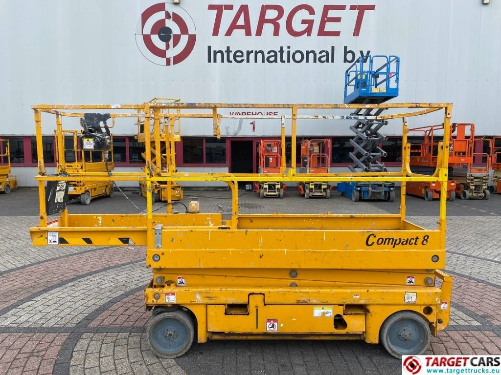 Haulotte Compact 8 Electric Scissor Work Lift 818cm - Máy nâng người hình kéo: hình 5 Haulotte Compact 8 Electric Scissor Work Lift 818cm - Máy nâng người hình kéo: hình 5