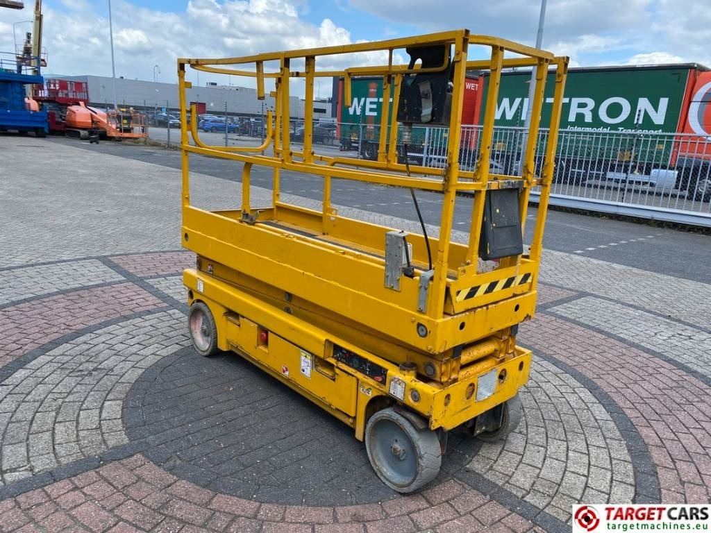 Haulotte Compact 8 Electric Scissor Work Lift 818cm - Máy nâng người hình kéo: hình 2 Haulotte Compact 8 Electric Scissor Work Lift 818cm - Máy nâng người hình kéo: hình 2