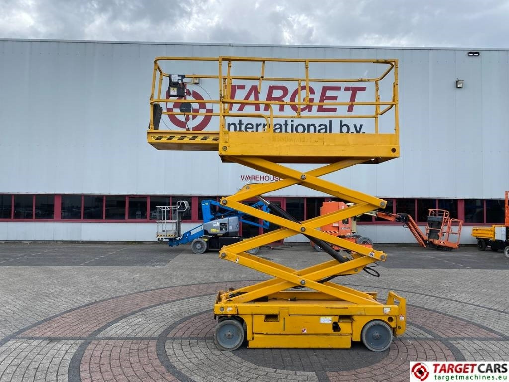 Haulotte Compact 8 Electric Scissor Work Lift 818cm - Máy nâng người hình kéo: hình 5 Haulotte Compact 8 Electric Scissor Work Lift 818cm - Máy nâng người hình kéo: hình 5