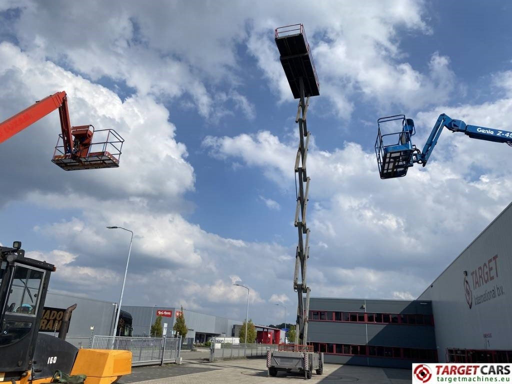 Máy nâng người hình kéo Holland Lift Combistar M-250DL27 diesel scissor worklift 27.20M: hình 6