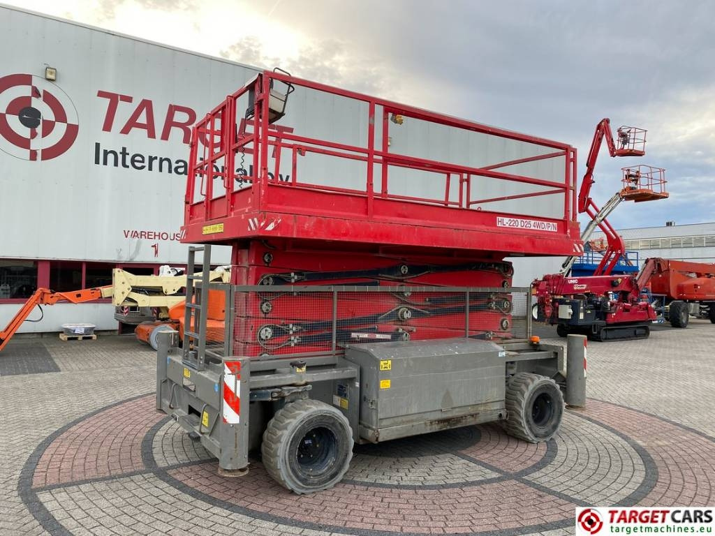 Holland Lift HL220D25-4WD Diesel 4x4 HL220 Scissor Lift 2170cm - Máy nâng người hình kéo: hình 1 Holland Lift HL220D25-4WD Diesel 4x4 HL220 Scissor Lift 2170cm - Máy nâng người hình kéo: hình 1