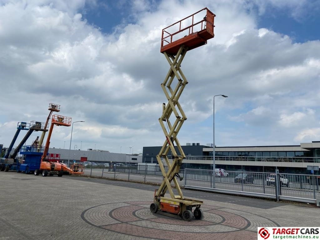 Máy nâng người hình kéo JLG 2632ES Electric Scissor Work Lift 977cm: hình 7 Máy nâng người hình kéo JLG 2632ES Electric Scissor Work Lift 977cm: hình 7