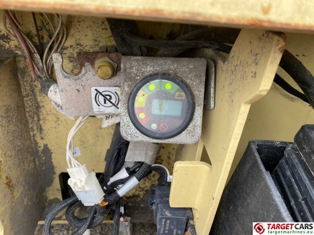 Máy nâng người hình kéo JLG 2632ES Electric Scissor Work Lift 977cm: hình 30 Máy nâng người hình kéo JLG 2632ES Electric Scissor Work Lift 977cm: hình 30