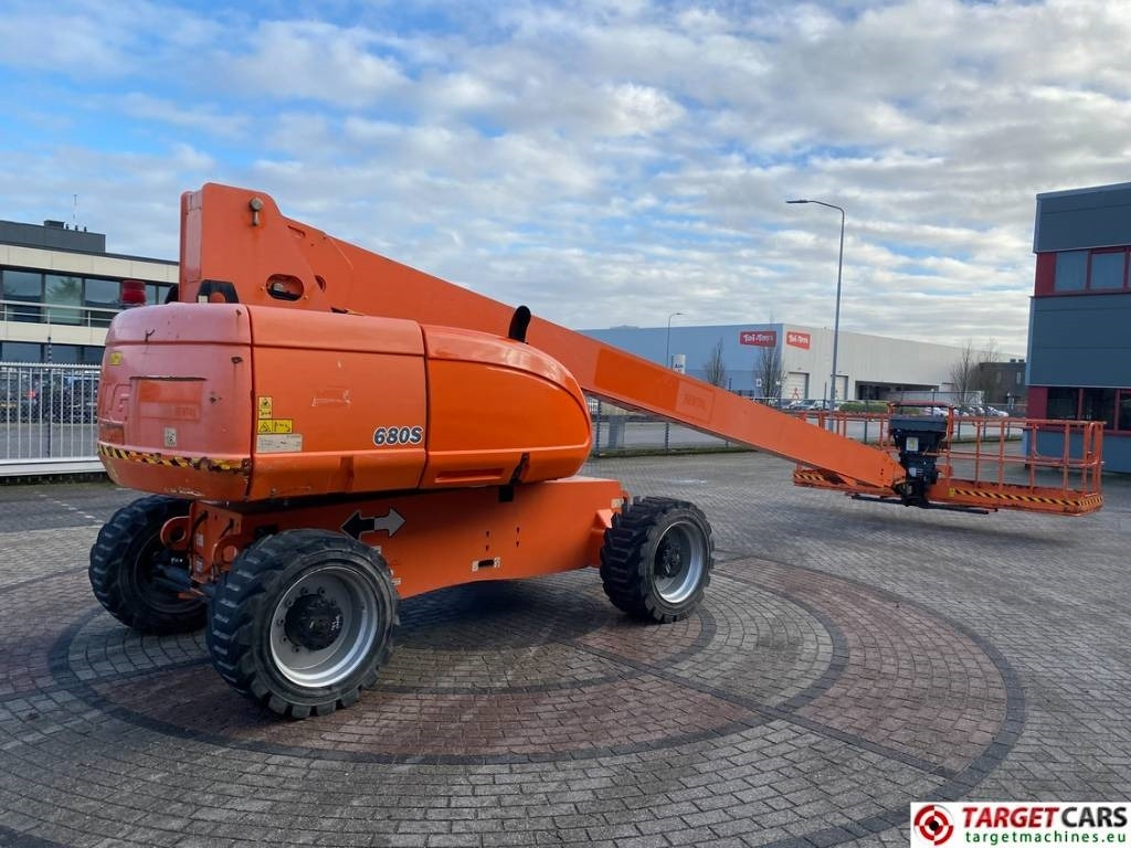 JLG 680S Telescopic 4x4 Diesel Boom Work Lift 2273cm - Xe nâng người hình viễn vọng kính: hình 3 JLG 680S Telescopic 4x4 Diesel Boom Work Lift 2273cm - Xe nâng người hình viễn vọng kính: hình 3