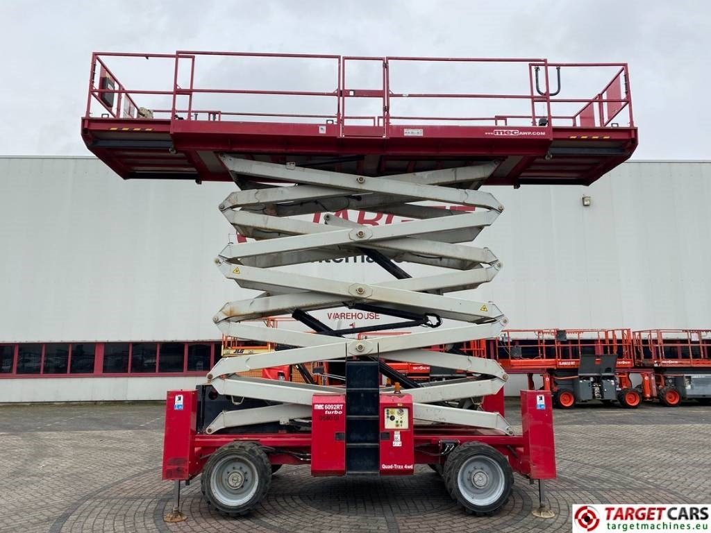 MEC 6092RT Diesel 4x4 Scissor Work LIft 2020cm - Máy nâng người hình kéo: hình 5 MEC 6092RT Diesel 4x4 Scissor Work LIft 2020cm - Máy nâng người hình kéo: hình 5