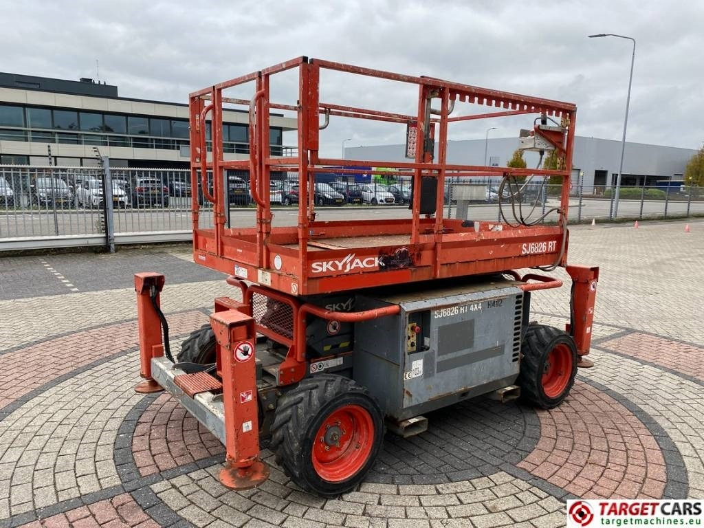 SkyJack SJ6826 RT Diesel 4x4 Scissor Work Lift 992cm - Máy nâng người hình kéo: hình 3 SkyJack SJ6826 RT Diesel 4x4 Scissor Work Lift 992cm - Máy nâng người hình kéo: hình 3
