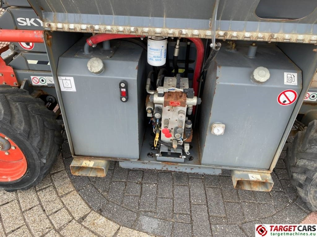 Máy nâng người hình kéo SkyJack SJ6832RT Diesel 4x4 Scissor 6832 Work Lift 1180cm: hình 14 Máy nâng người hình kéo SkyJack SJ6832RT Diesel 4x4 Scissor 6832 Work Lift 1180cm: hình 14