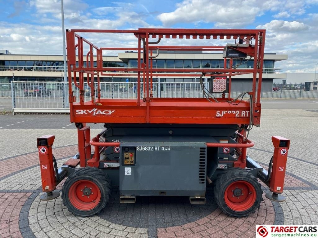 Máy nâng người hình kéo SkyJack SJ6832RT Diesel 4x4 Scissor 6832 Work Lift 1180cm: hình 33 Máy nâng người hình kéo SkyJack SJ6832RT Diesel 4x4 Scissor 6832 Work Lift 1180cm: hình 33