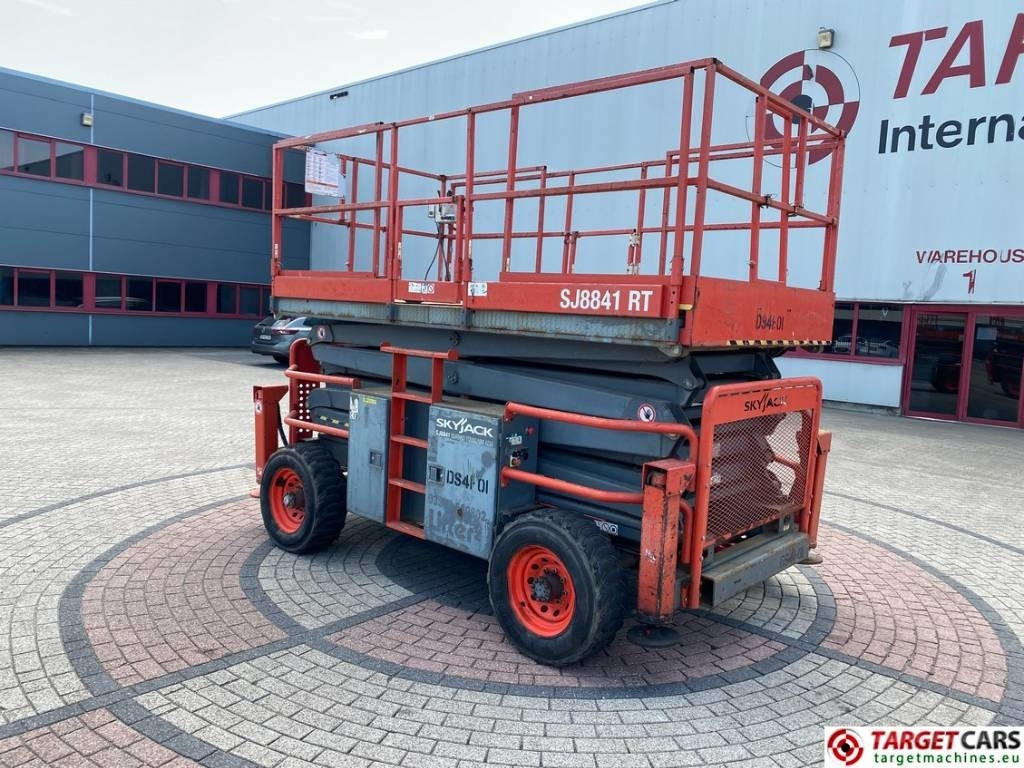 SkyJack SJ8841 RT Diesel 4x4 Scissor Work Lift 1430cm - Máy nâng người hình kéo: hình 4 SkyJack SJ8841 RT Diesel 4x4 Scissor Work Lift 1430cm - Máy nâng người hình kéo: hình 4