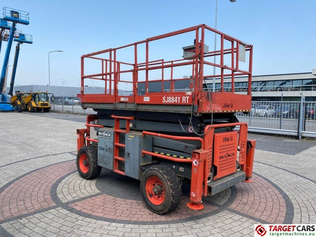 SkyJack SJ8841 RT Diesel 4x4 Scissor Work Lift 1430cm - Máy nâng người hình kéo: hình 2 SkyJack SJ8841 RT Diesel 4x4 Scissor Work Lift 1430cm - Máy nâng người hình kéo: hình 2