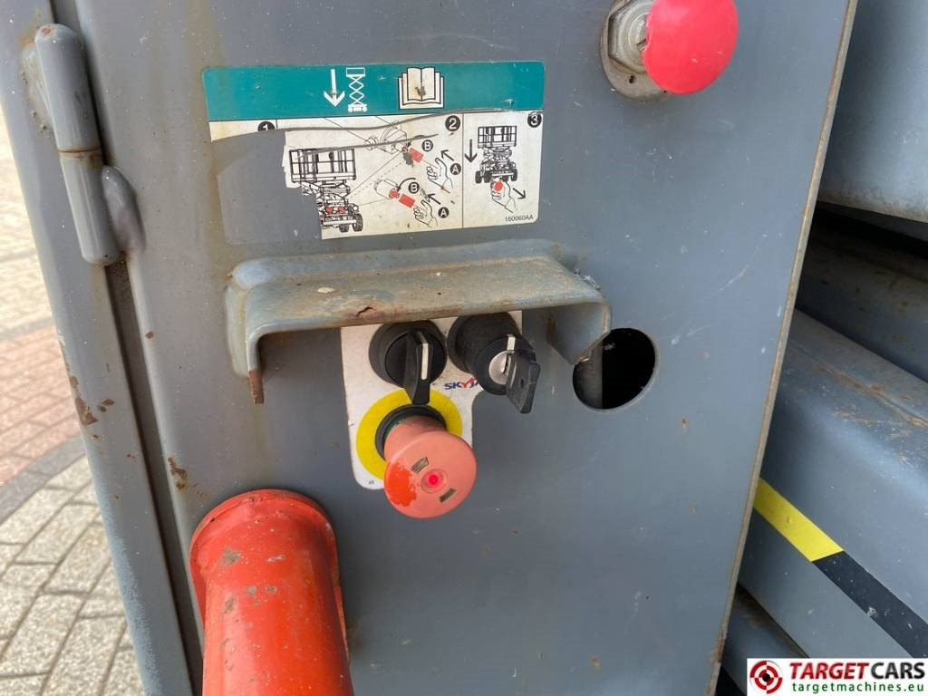 Máy nâng người hình kéo SkyJack SJ8841 RT Diesel 4x4 Scissor Work Lift 1430cm: hình 11 Máy nâng người hình kéo SkyJack SJ8841 RT Diesel 4x4 Scissor Work Lift 1430cm: hình 11