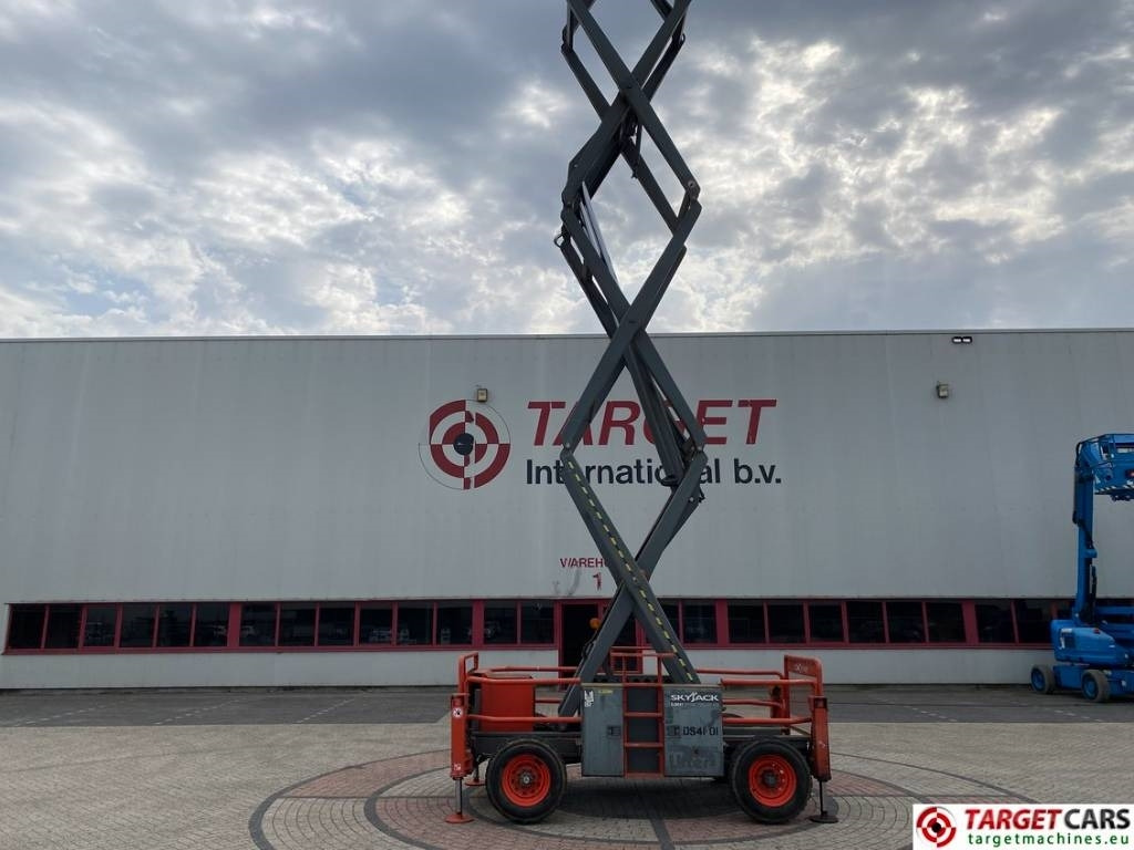 Máy nâng người hình kéo SkyJack SJ8841 RT Diesel 4x4 Scissor Work Lift 1430cm: hình 28 Máy nâng người hình kéo SkyJack SJ8841 RT Diesel 4x4 Scissor Work Lift 1430cm: hình 28