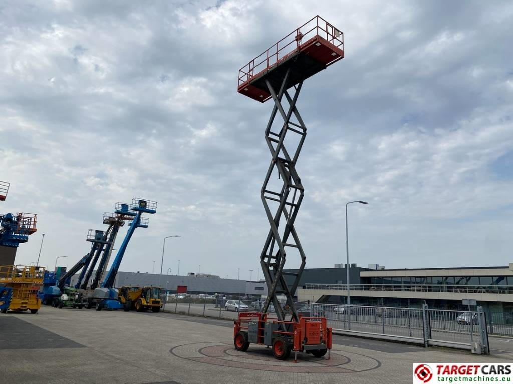 Máy nâng người hình kéo SkyJack SJ8841 RT Diesel 4x4 Scissor Work Lift 1430cm: hình 7 Máy nâng người hình kéo SkyJack SJ8841 RT Diesel 4x4 Scissor Work Lift 1430cm: hình 7