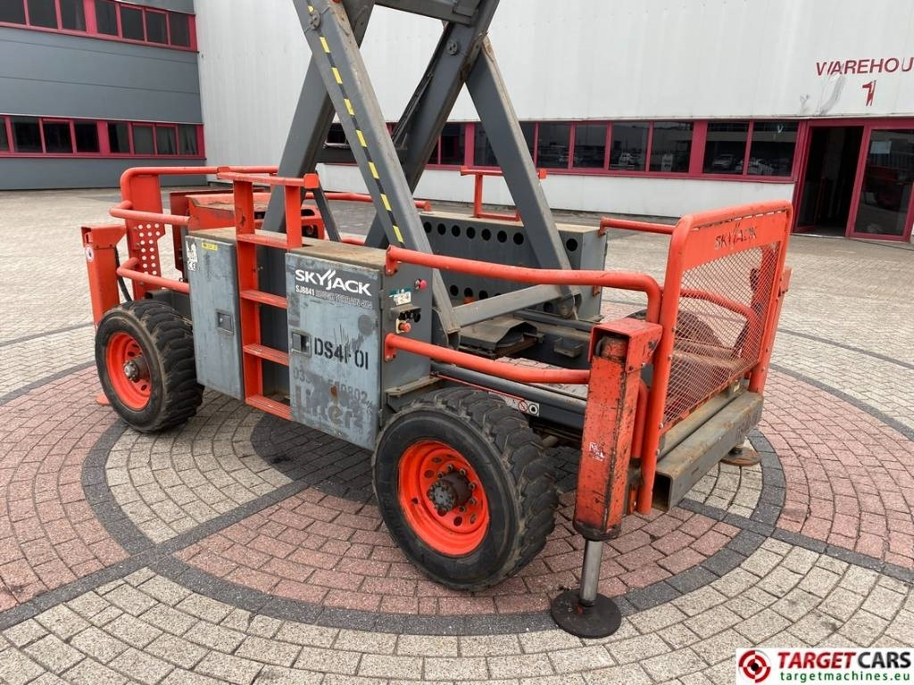 Máy nâng người hình kéo SkyJack SJ8841 RT Diesel 4x4 Scissor Work Lift 1430cm: hình 30 Máy nâng người hình kéo SkyJack SJ8841 RT Diesel 4x4 Scissor Work Lift 1430cm: hình 30