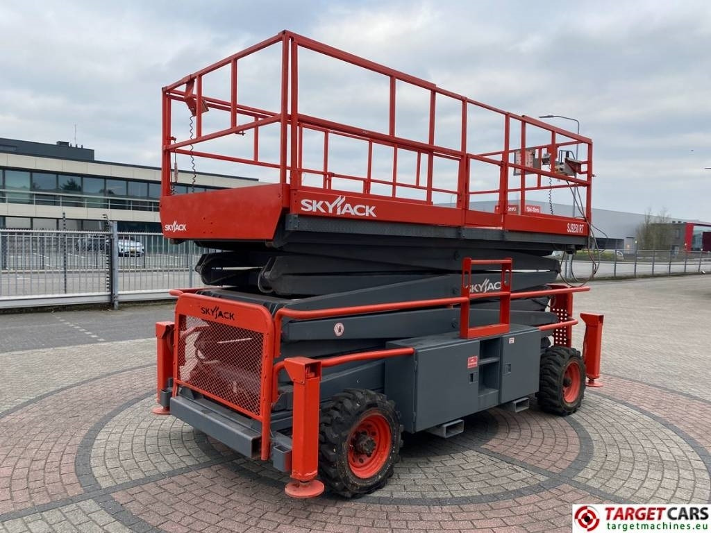 SkyJack SJ9250 RT Diesel Scissor Work Lift 1720cm - Máy nâng người hình kéo: hình 3 SkyJack SJ9250 RT Diesel Scissor Work Lift 1720cm - Máy nâng người hình kéo: hình 3