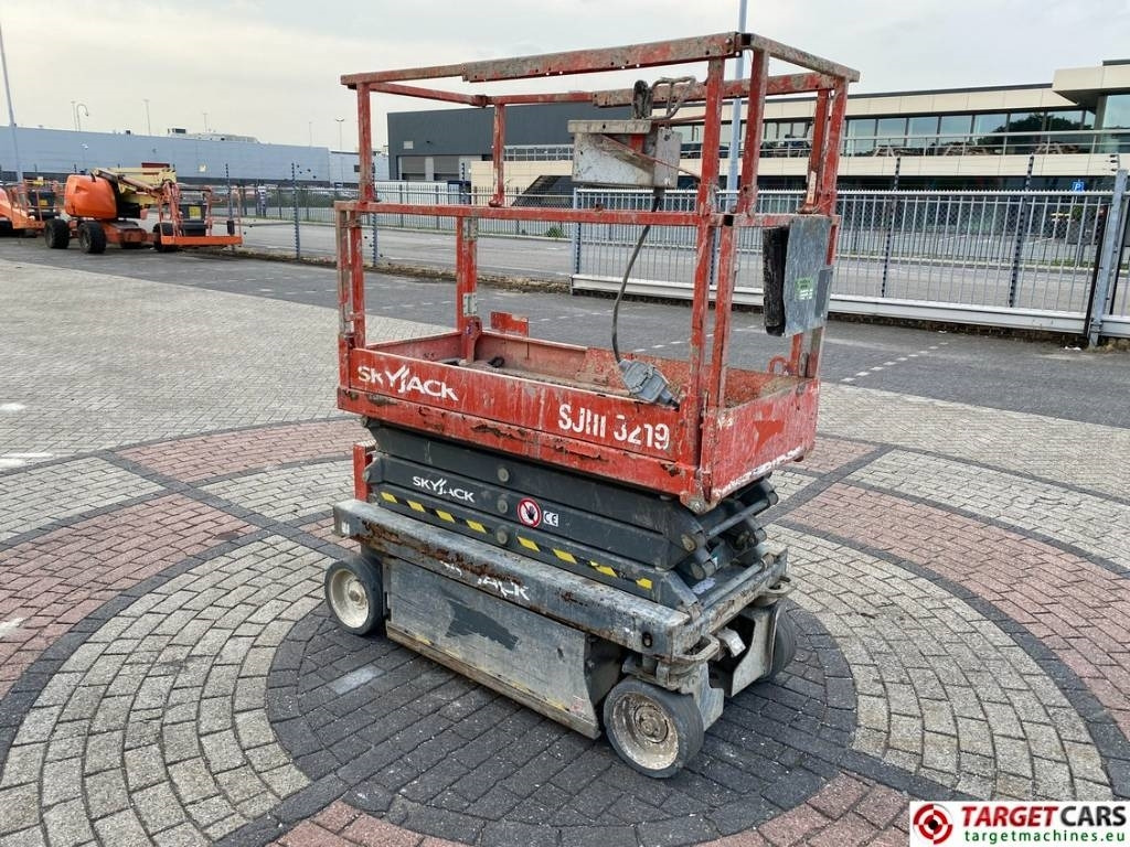 SkyJack SJIII-3219 Electric 3219 Scissor Work Lift 780cm - Máy nâng người hình kéo: hình 2 SkyJack SJIII-3219 Electric 3219 Scissor Work Lift 780cm - Máy nâng người hình kéo: hình 2