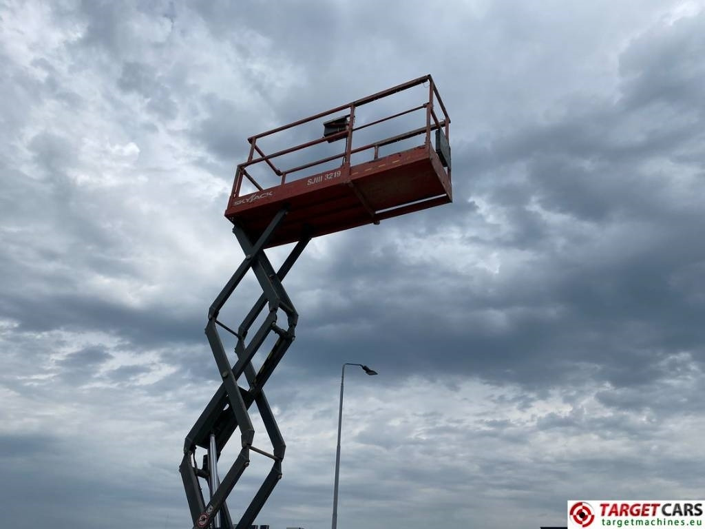 Máy nâng người hình kéo SkyJack SJIII-3219 Electric Scissor Work Lift 780cm: hình 27