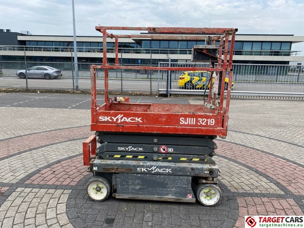 Máy nâng người hình kéo SkyJack SJIII-3219 Electric Scissor Work Lift 780cm: hình 30