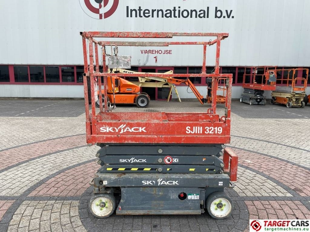 Máy nâng người hình kéo SkyJack SJIII-3219 Electric Scissor Work Lift 780cm: hình 31