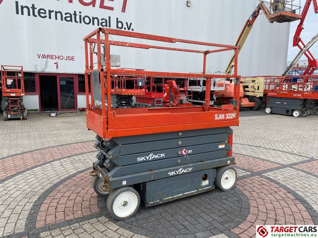 SkyJack SJIII-3226 Electric 3226 Scissor Work Lift 990cm  - Máy nâng người hình kéo: hình 1 SkyJack SJIII-3226 Electric 3226 Scissor Work Lift 990cm  - Máy nâng người hình kéo: hình 1