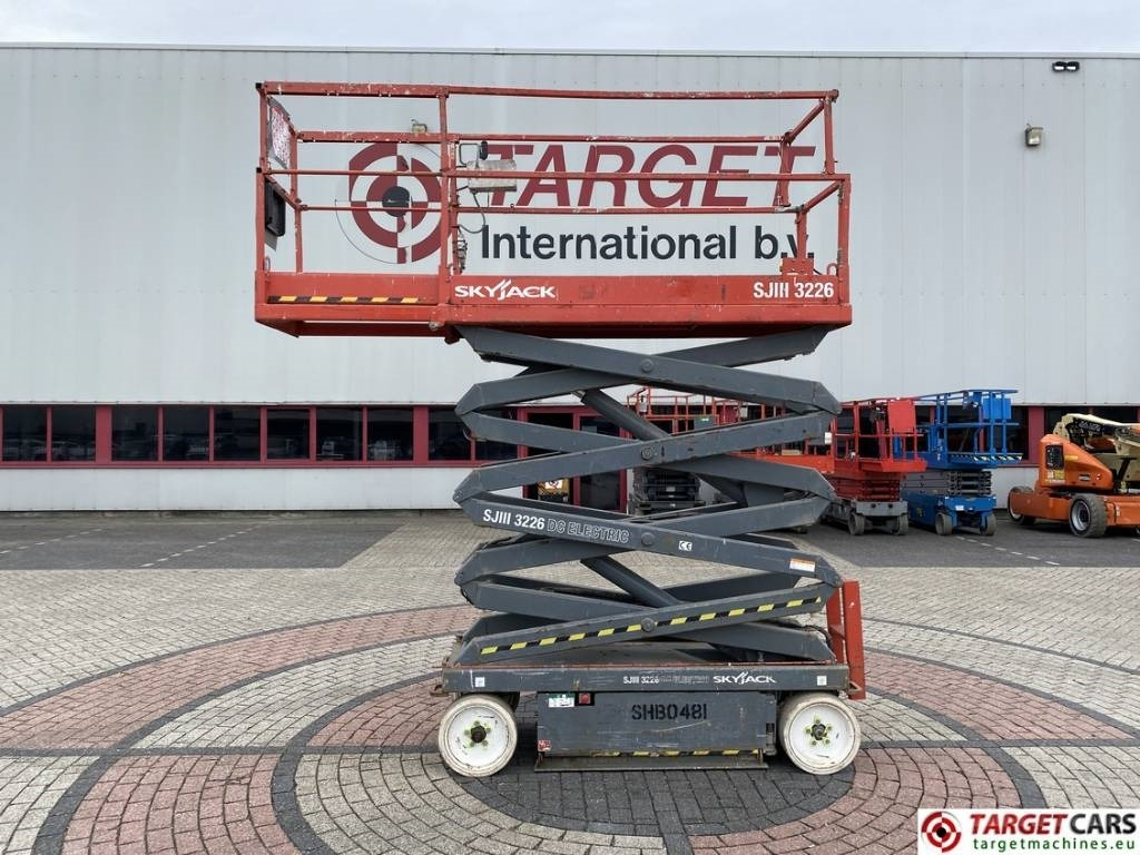 SkyJack SJIII-3226 Electric Scissor Work Lift 990cm - Máy nâng người hình kéo: hình 5 SkyJack SJIII-3226 Electric Scissor Work Lift 990cm - Máy nâng người hình kéo: hình 5