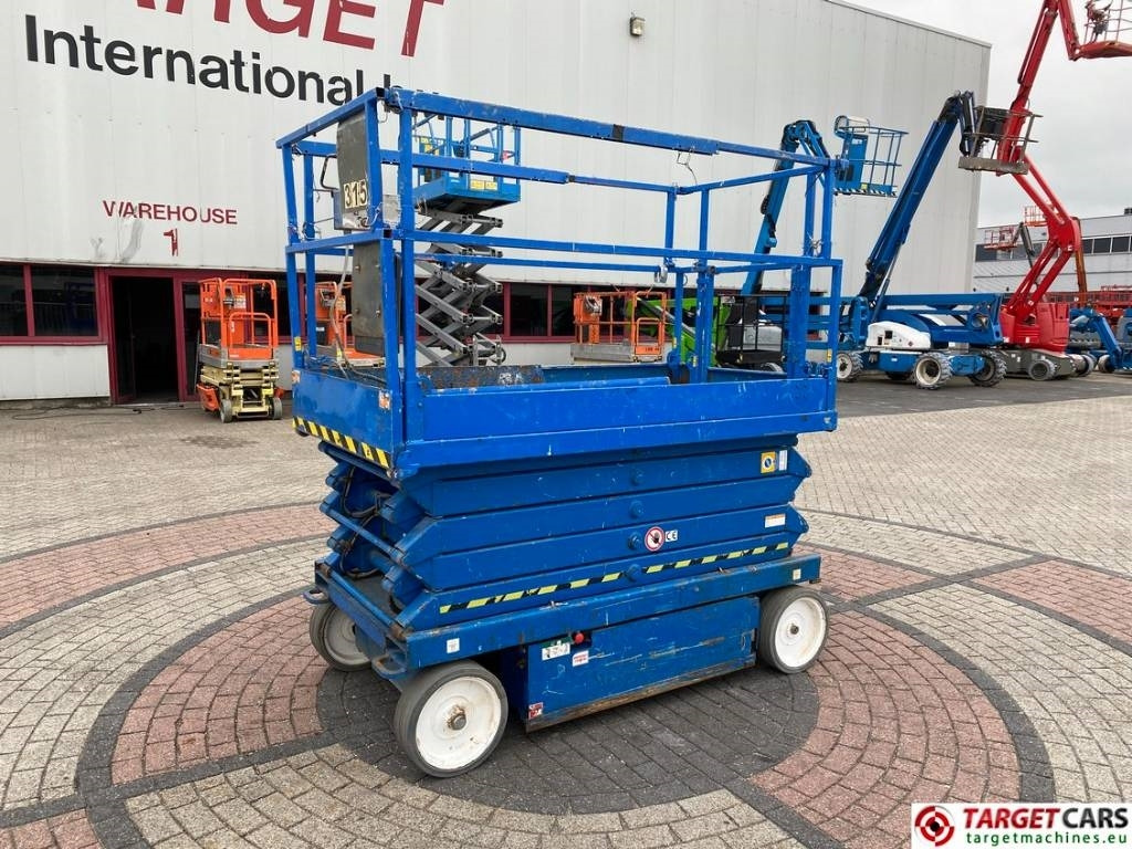 SkyJack SJIII-4632 Electric 4632 Scissor Work Lift 1170cm - Máy nâng người hình kéo: hình 1 SkyJack SJIII-4632 Electric 4632 Scissor Work Lift 1170cm - Máy nâng người hình kéo: hình 1