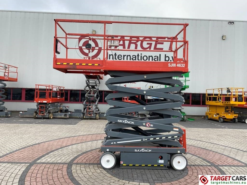 SkyJack SJIII-4632 Electric 4632 Scissor Work Lift 1170cm  - Máy nâng người hình kéo: hình 5 SkyJack SJIII-4632 Electric 4632 Scissor Work Lift 1170cm  - Máy nâng người hình kéo: hình 5