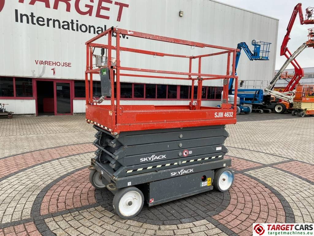 SkyJack SJIII-4632 Electric 4632 Scissor Work Lift 1170cm  - Máy nâng người hình kéo: hình 1 SkyJack SJIII-4632 Electric 4632 Scissor Work Lift 1170cm  - Máy nâng người hình kéo: hình 1