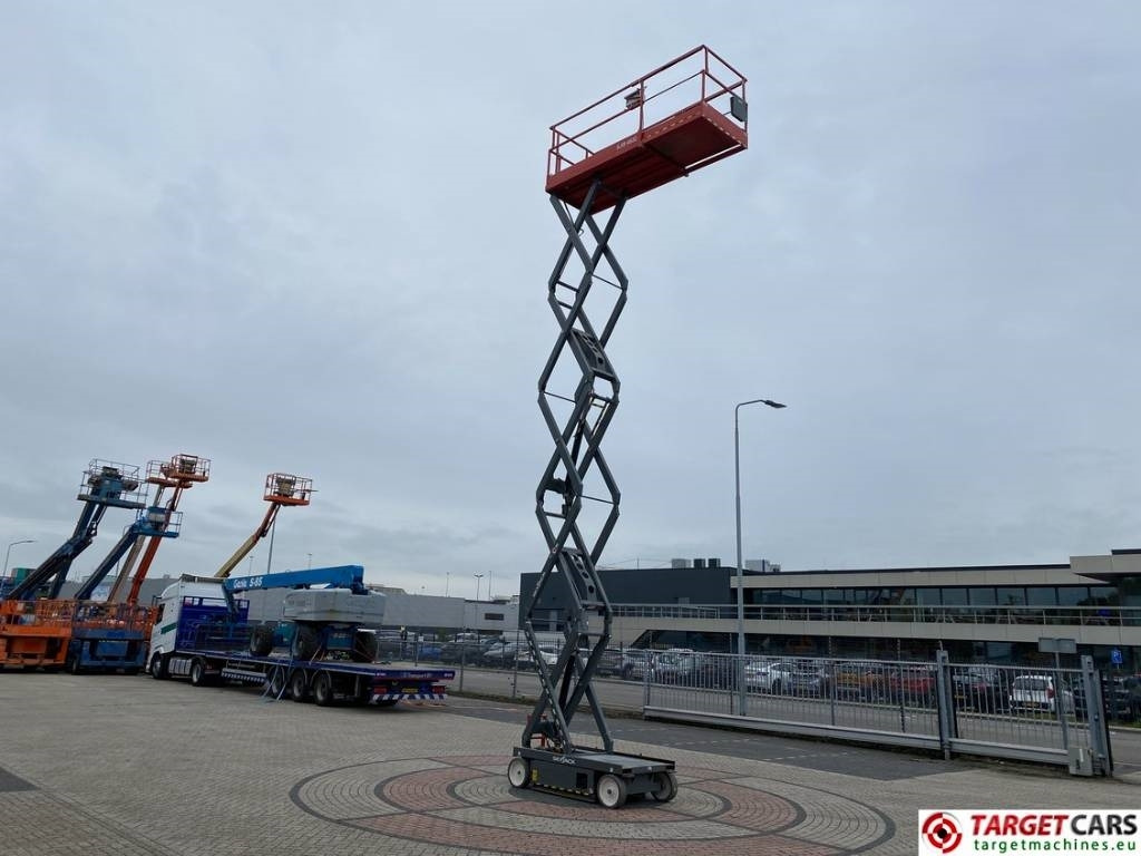 Máy nâng người hình kéo SkyJack SJIII-4632 Electric 4632 Scissor Work Lift 1170cm: hình 7