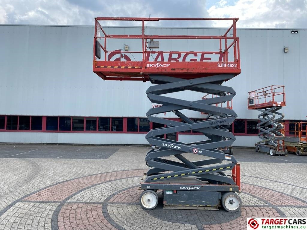 SkyJack SJIII-4632 Electric 4632 Scissor Work Lift 1170cm - Máy nâng người hình kéo: hình 5 SkyJack SJIII-4632 Electric 4632 Scissor Work Lift 1170cm - Máy nâng người hình kéo: hình 5
